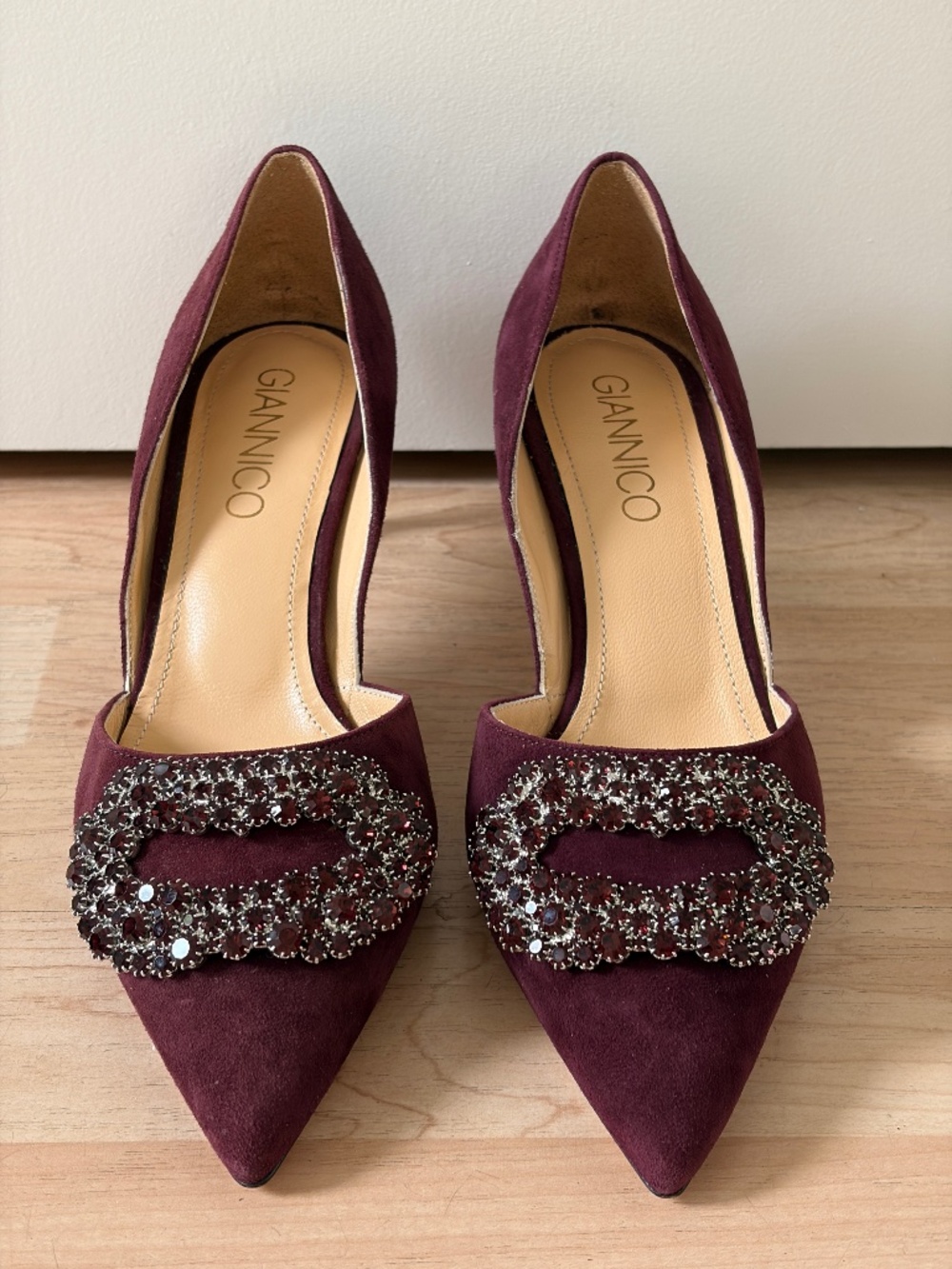 Giannico suede pumps